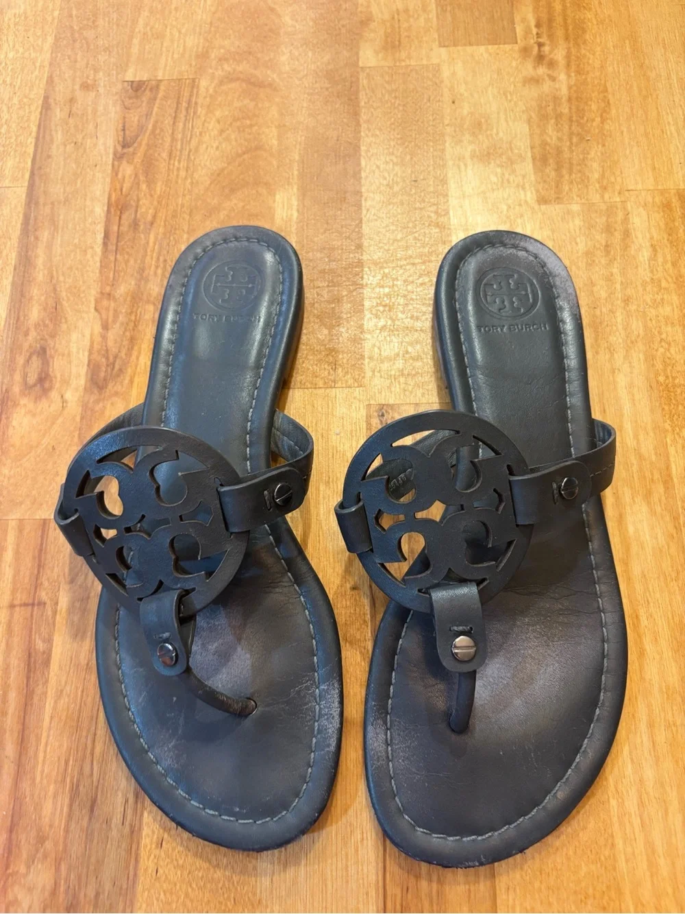 Tory Burch Black Leather Logo Thong Sandals - 7.5